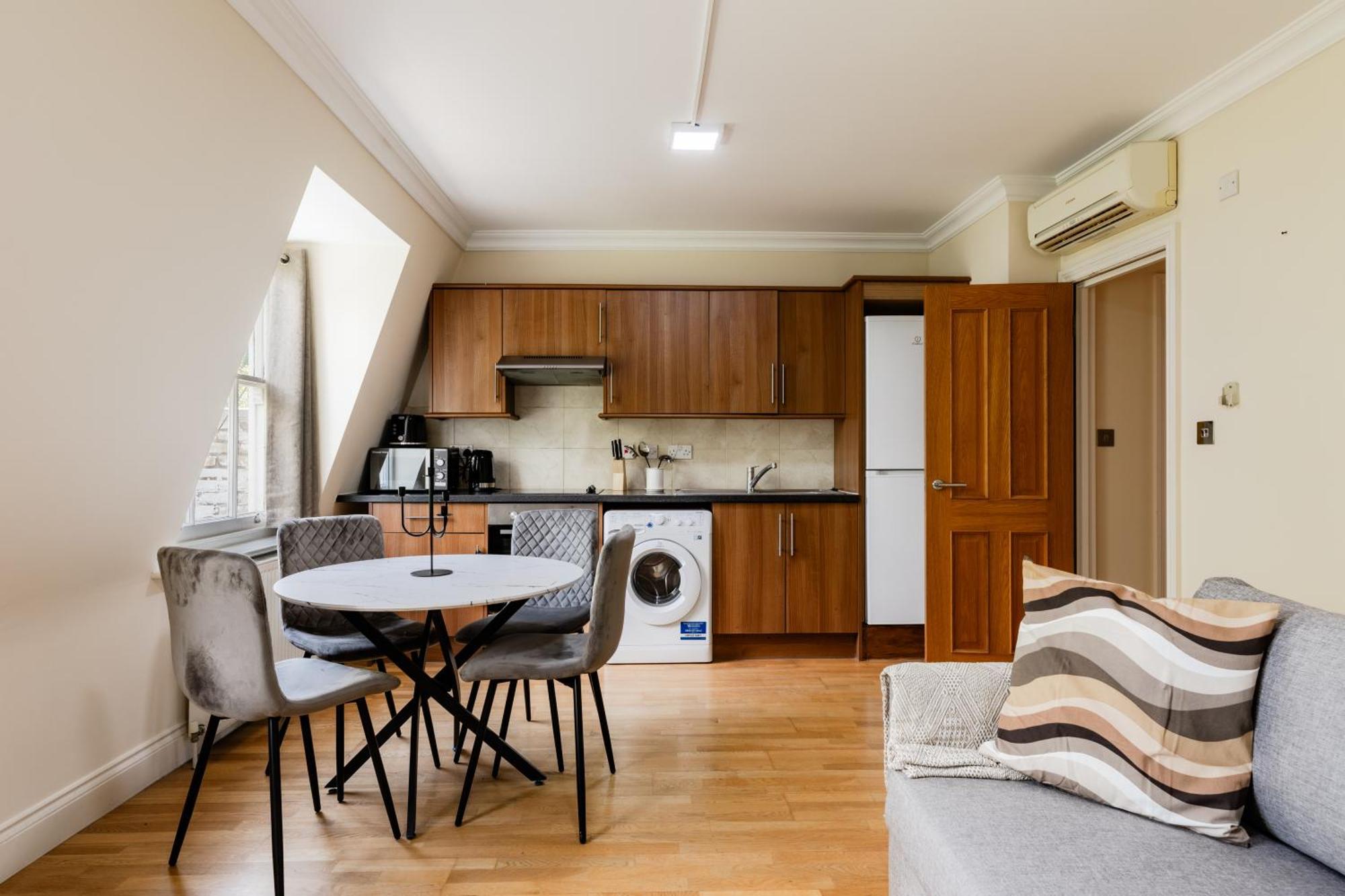 Warm In Queensway Apartamento Londres